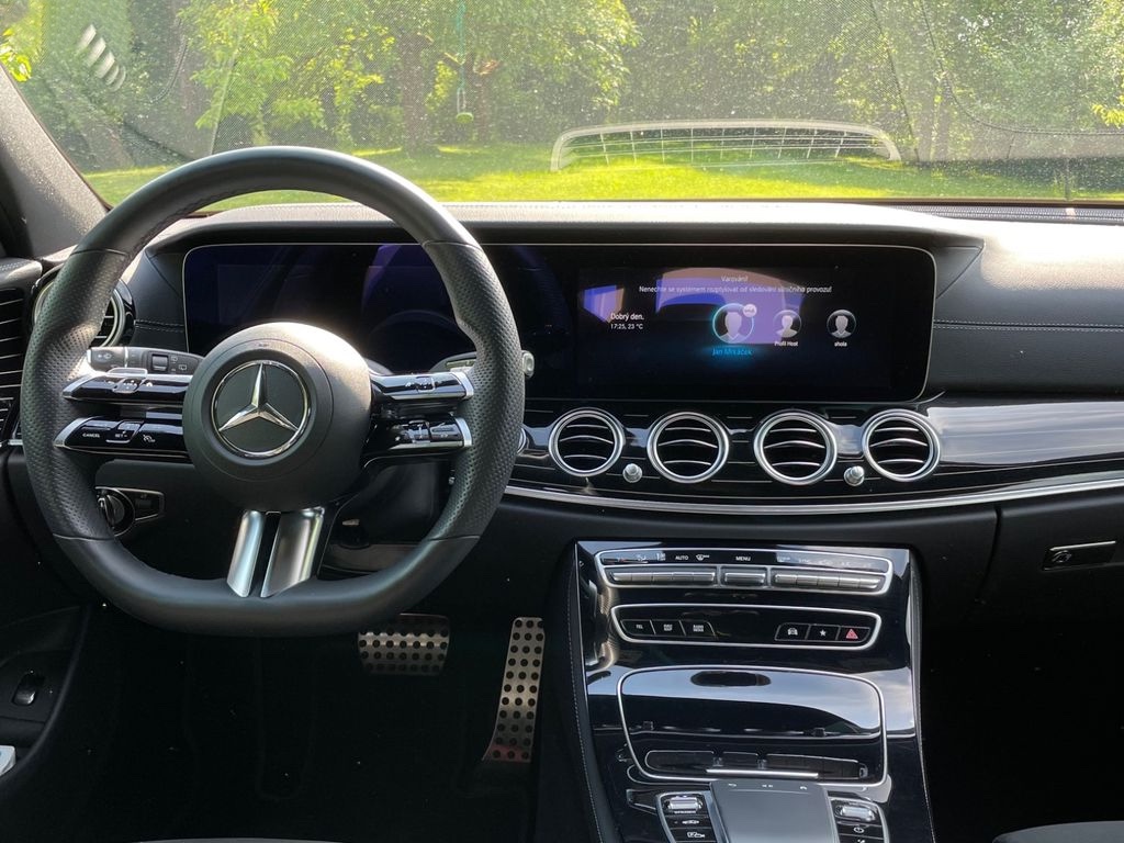 Mercedes E kombi 400d AMG 4matic | facelift | sportovní luxusní kombi | max výbava | nový model |auto po prvním majiteli skladem |objednání online AUTOiBUY.com